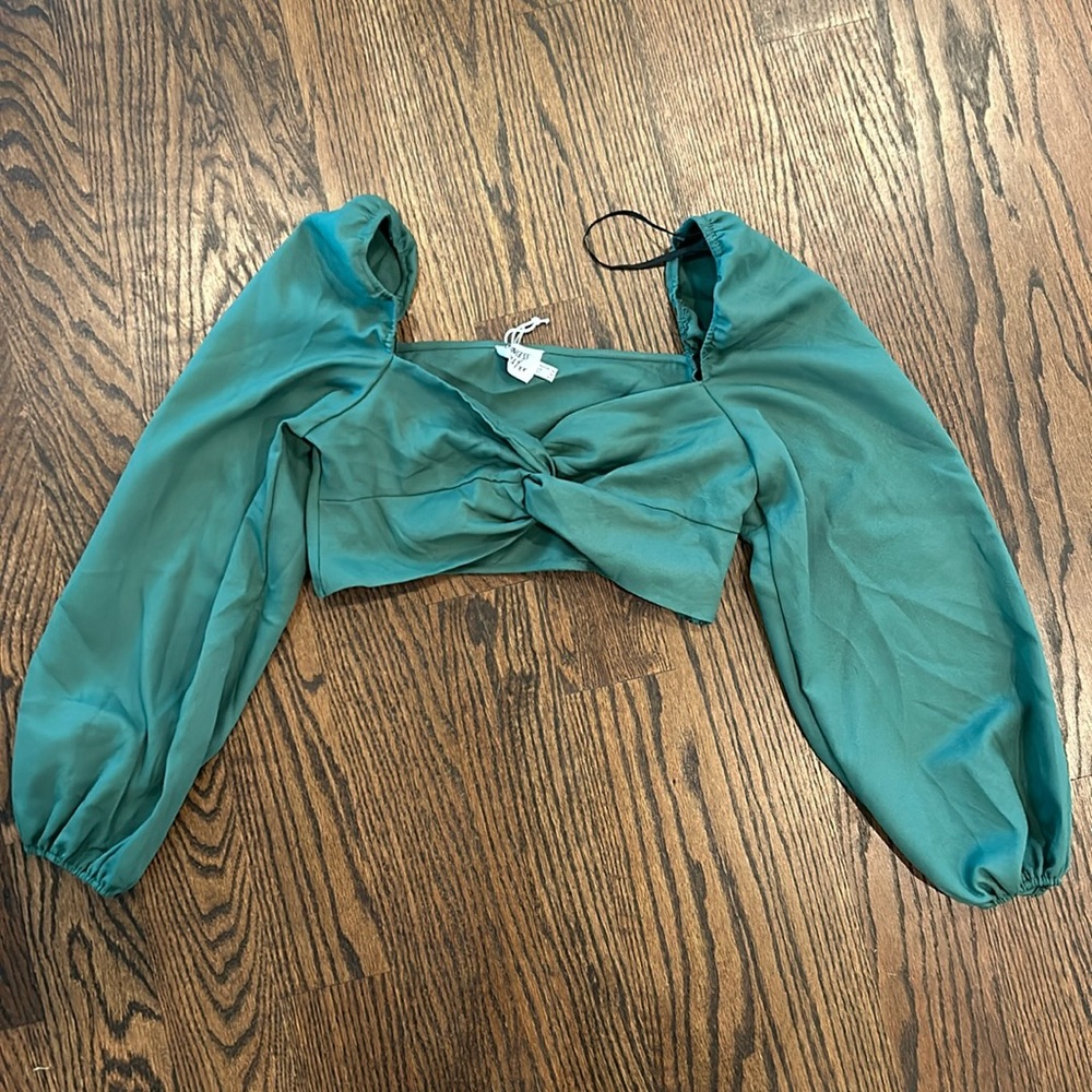 Princess Polly green cropped long sleeve top with poof sleeves, NWT size US 10